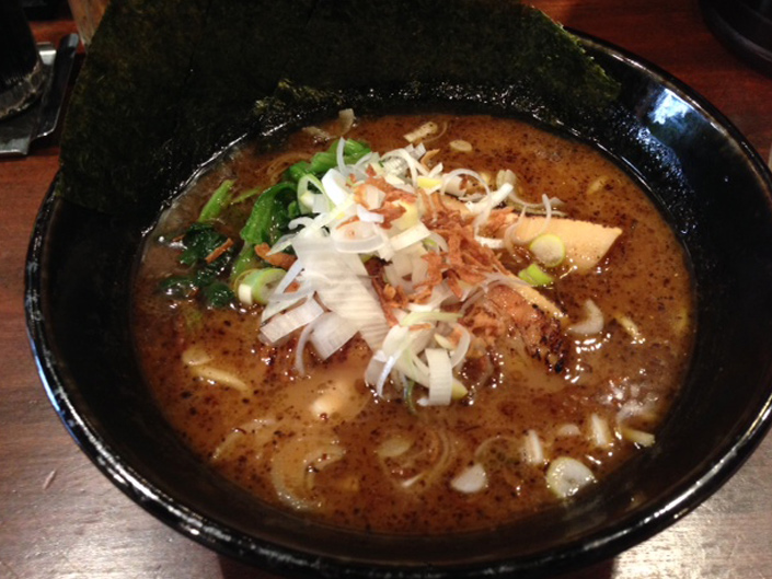 １．黒琥ラーメン